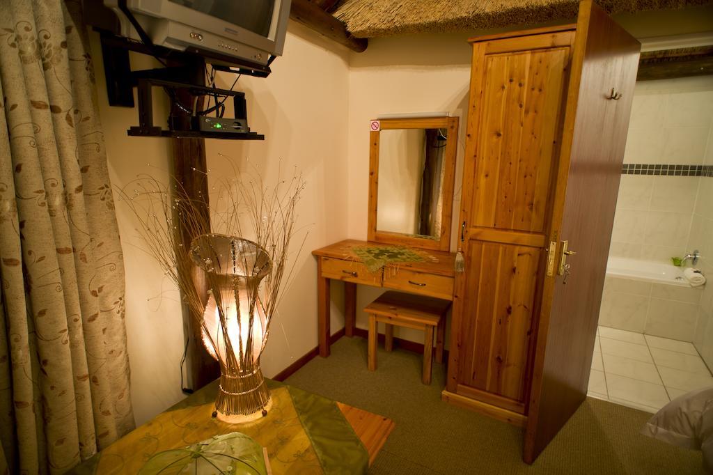 The Willows Guesthouse Bloemfontein Extérieur photo